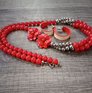 Elegant Red Beaded Jewelry Set